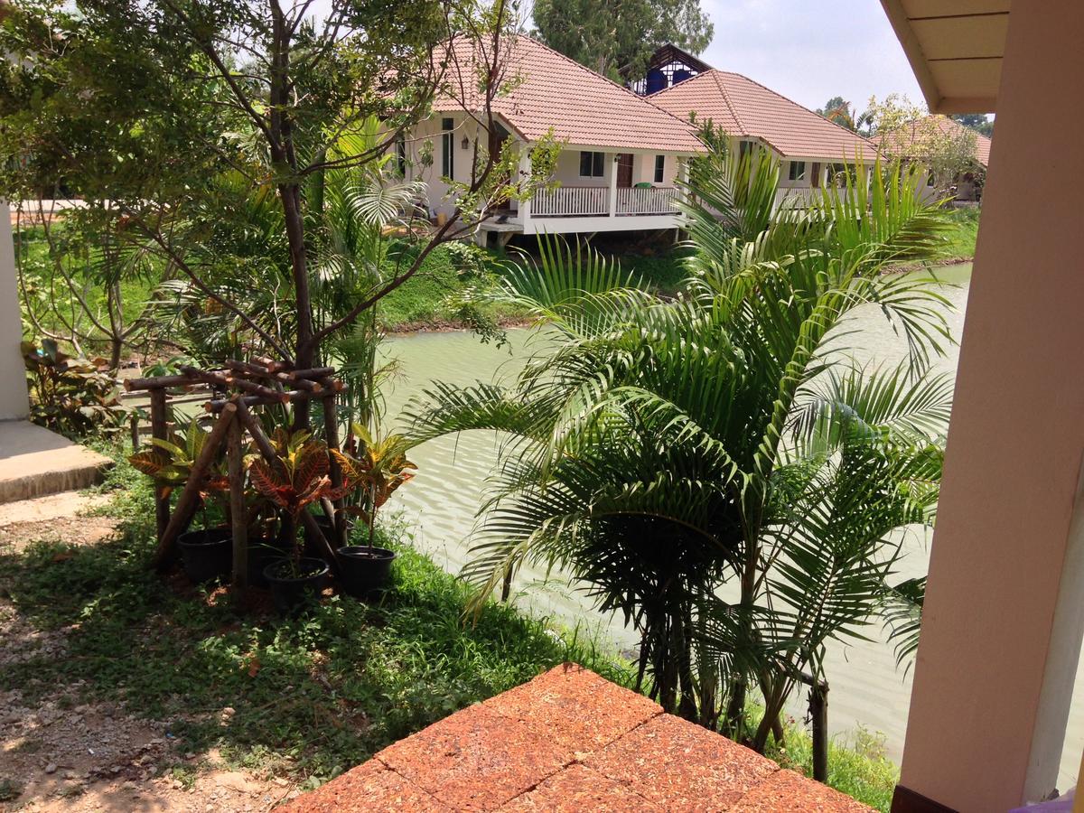 Pirom Lake And Resort Si Maha Phot Exterior foto