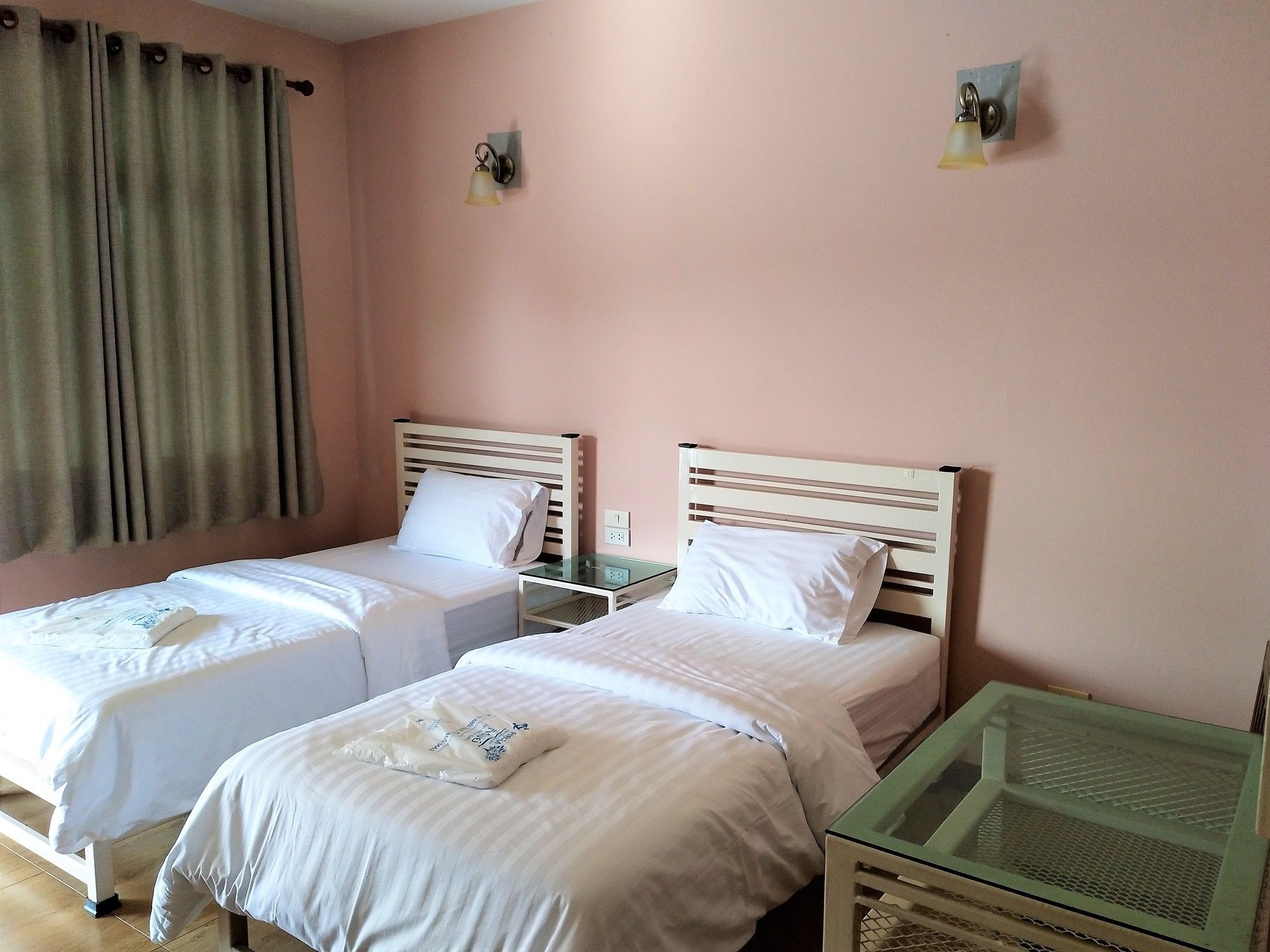 Pirom Lake And Resort Si Maha Phot Exterior foto