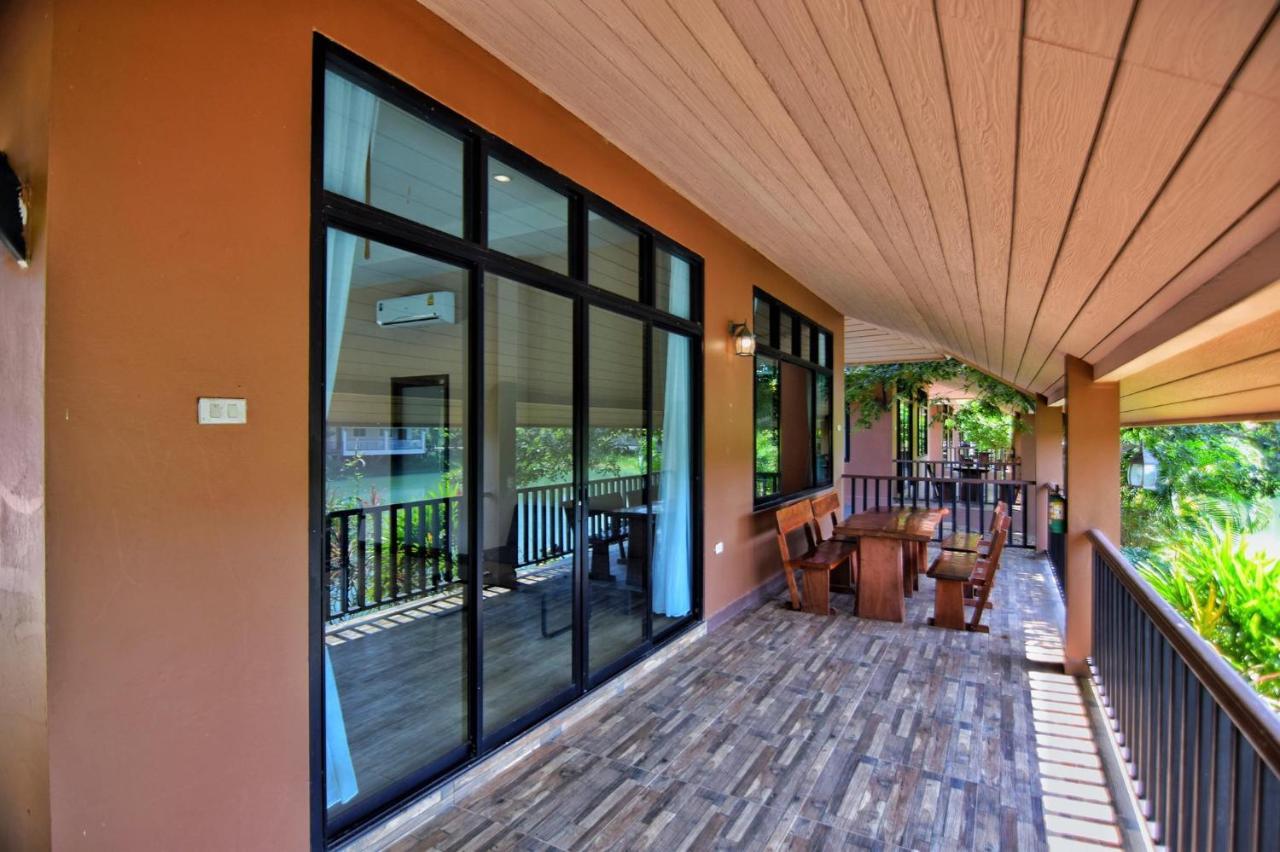 Pirom Lake And Resort Si Maha Phot Exterior foto